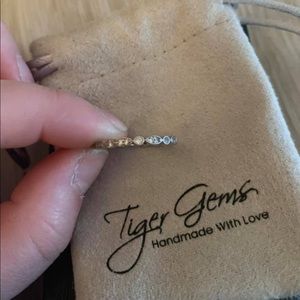 Handmade women’s scalloped ring